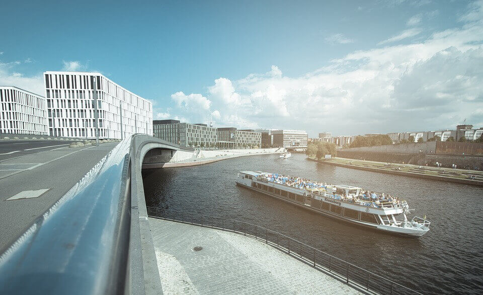 Auf dem Dampfer durch Berlin Auf dem Dampfer durch Berlin