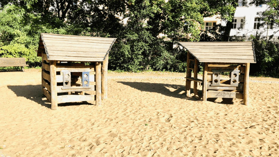 Spielplatz mit Bolzplatz am Volkspark Friedrichshain