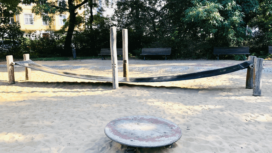 Spielplatz mit Bolzplatz am Volkspark Friedrichshain