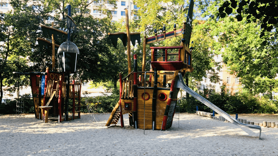 Spielplatz mit Planschzone am Volkspark Friedrichshain