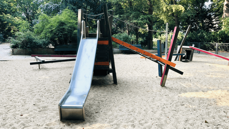 Kletterspielplatz in der Bartningallee