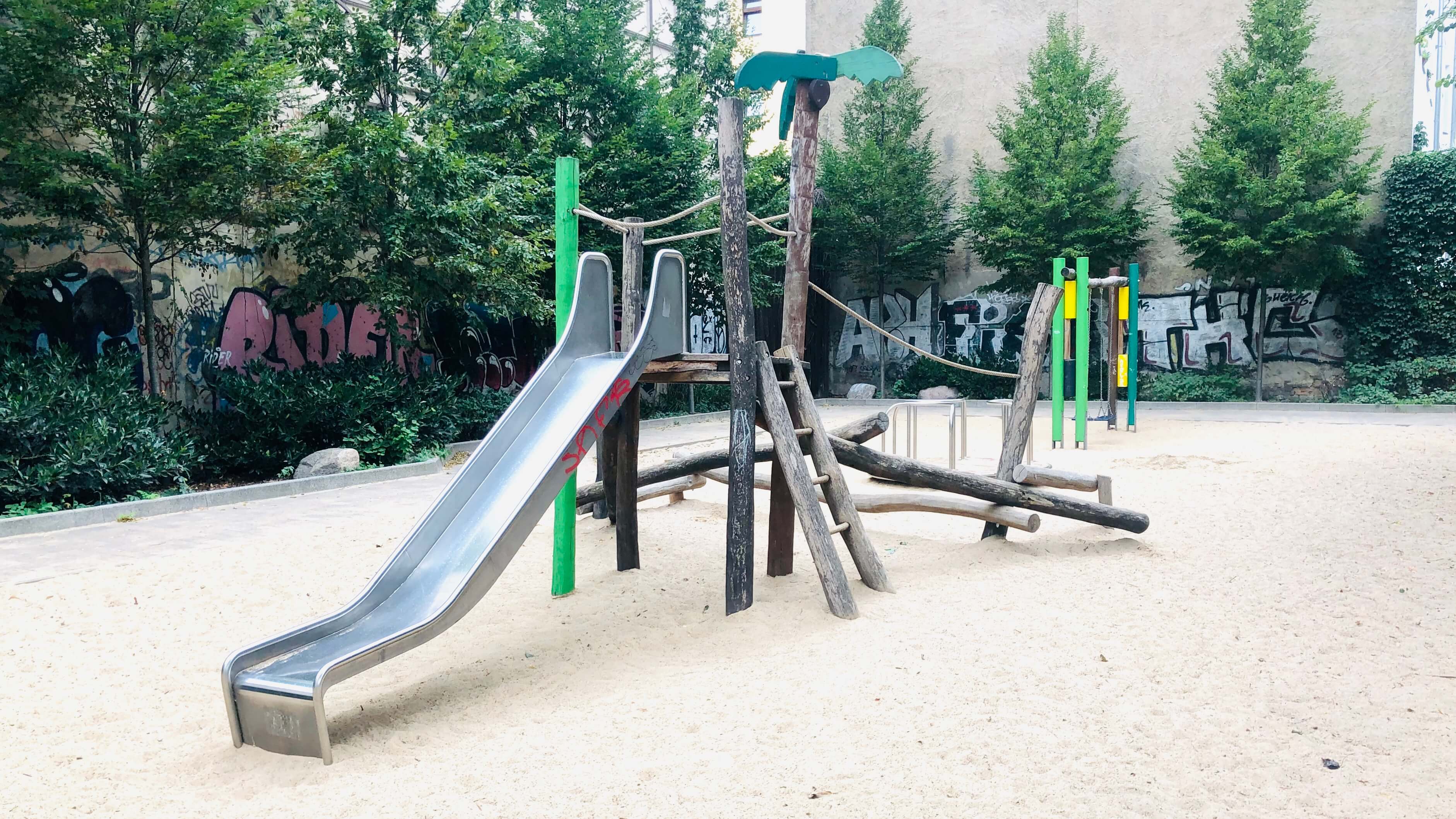 Spielplatz in der Anzengruberstraße