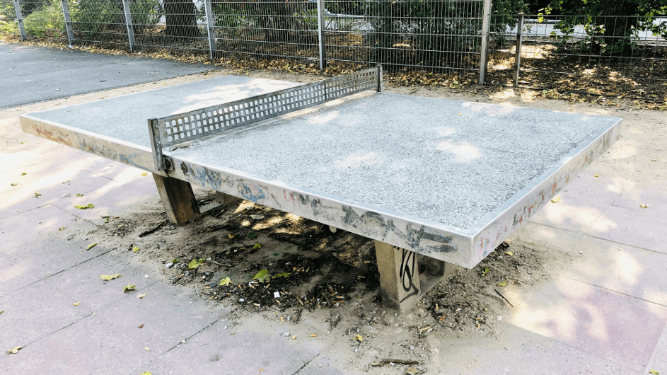 Spielplatz mit Kletterspinne in der Rathenower Straße