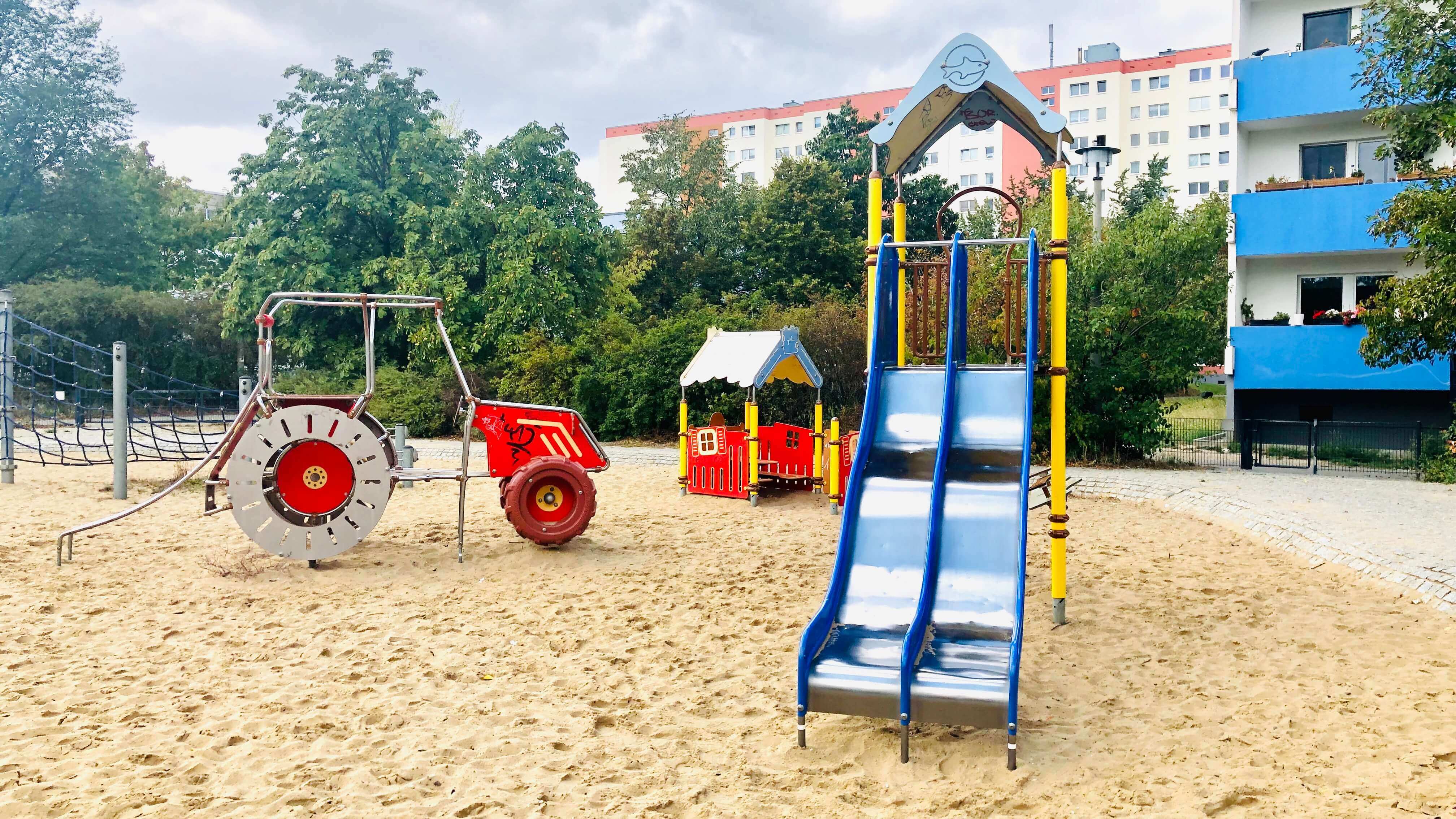 Bilder von Kinderspielplatz Berlin: A Fun Drawing Adventure!